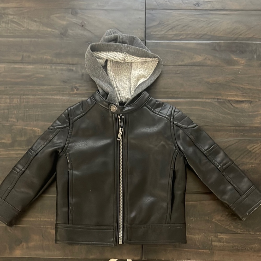 Vegan Leather jacket with hood 18m